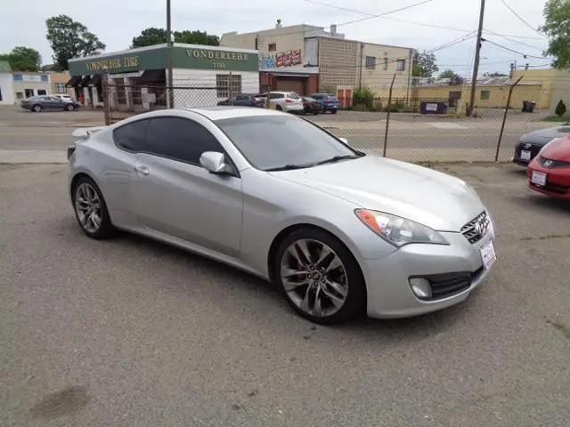 2010 Hyundai Genesis Coupe 3.8 Track