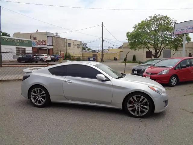 2010 Hyundai Genesis Coupe 3.8 Track