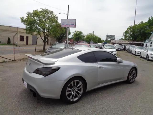 2010 Hyundai Genesis Coupe 3.8 Track