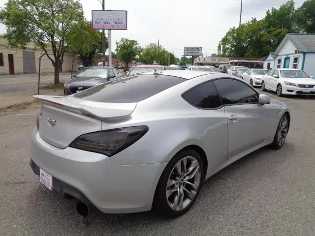 2010 Hyundai Genesis Coupe 3.8 Track