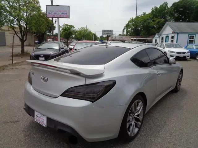 2010 Hyundai Genesis Coupe 3.8 Track