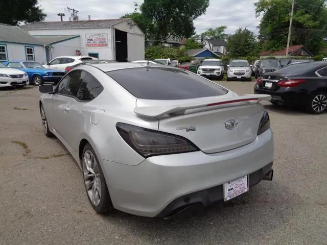 2010 Hyundai Genesis Coupe 3.8 Track