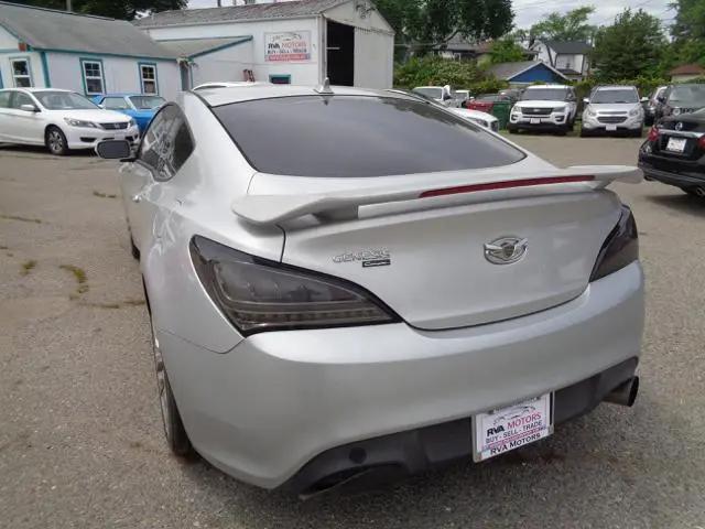 2010 Hyundai Genesis Coupe 3.8 Track