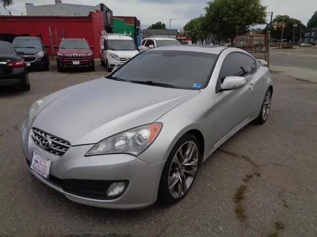 2010 Hyundai Genesis Coupe 3.8 Track