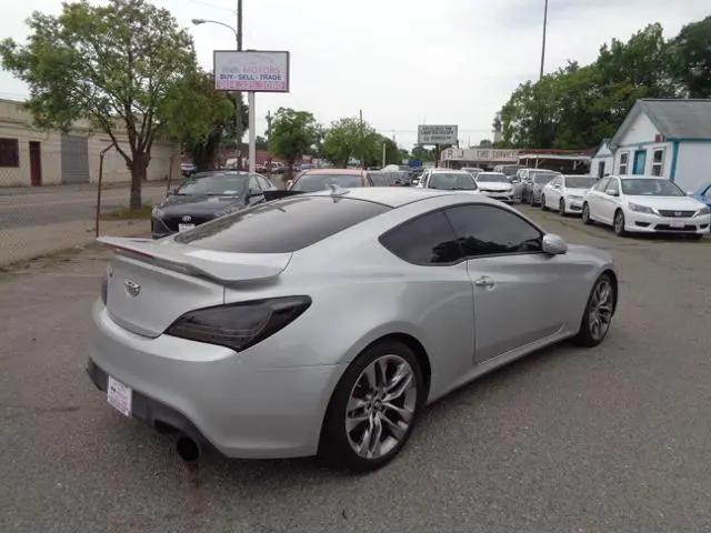 2010 Hyundai Genesis Coupe 3.8 Track