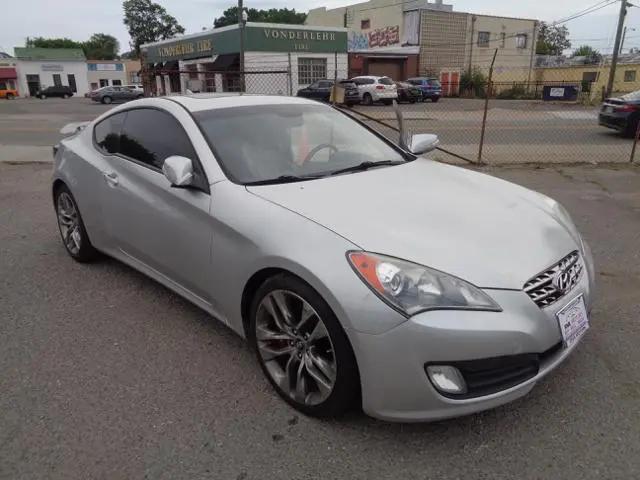 2010 Hyundai Genesis Coupe 3.8 Track