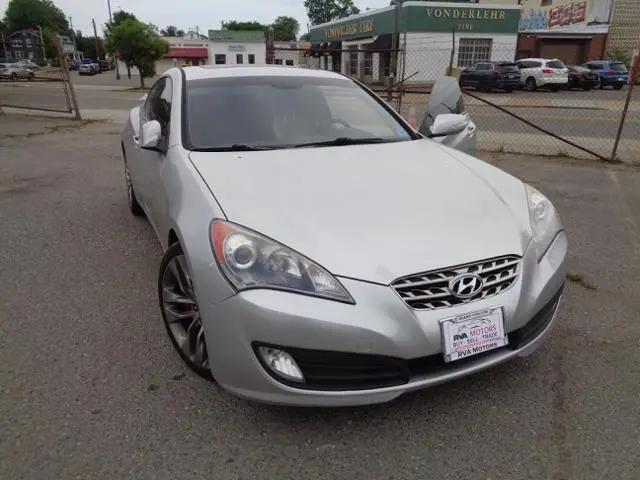 2010 Hyundai Genesis Coupe 3.8 Track