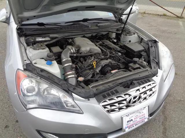 2010 Hyundai Genesis Coupe 3.8 Track