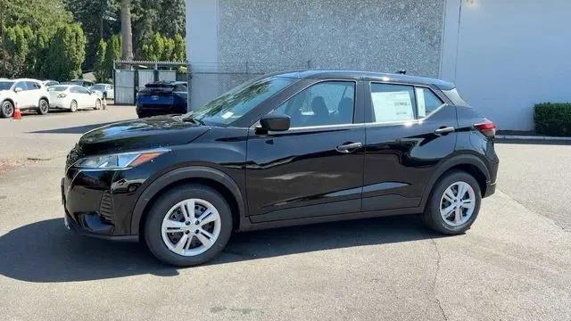 2025 Nissan Kicks S