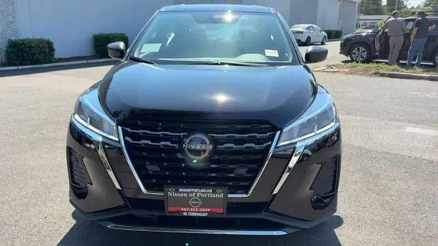 2025 Nissan Kicks S