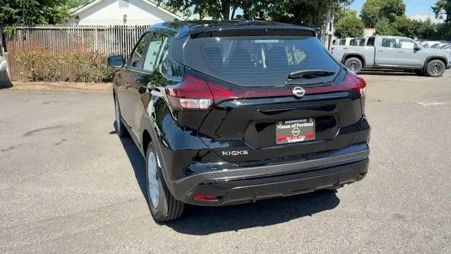 2025 Nissan Kicks S
