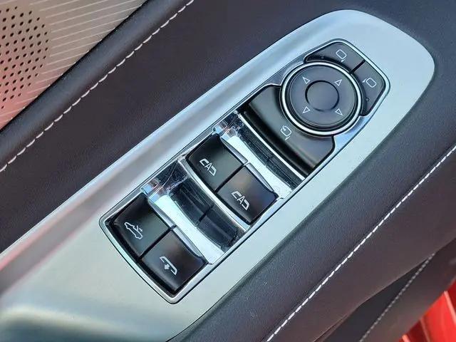 2025 Chevrolet Corvette Stingray RWD Convertible 2LT