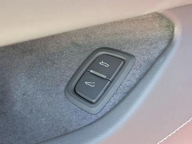 2025 Chevrolet Corvette Stingray RWD Convertible 2LT