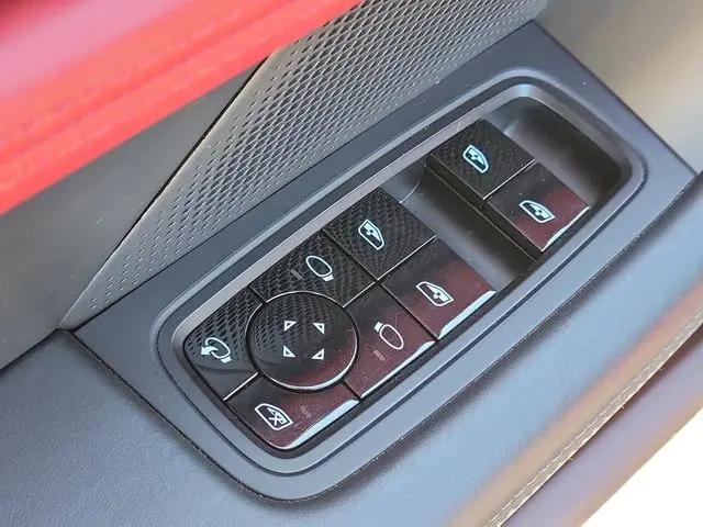 2020 Porsche Taycan Turbo