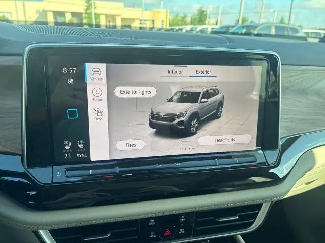 2026 Volkswagen Atlas SE with Technology