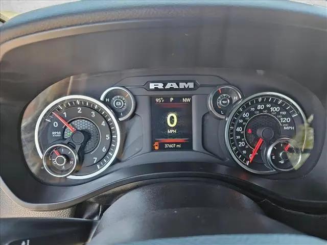 2024 Ram 1500 Big Horn Crew Cab 4x4 5'7" Box