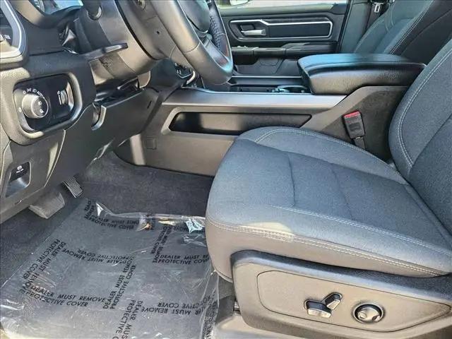 2024 Ram 1500 Big Horn Crew Cab 4x4 5'7" Box
