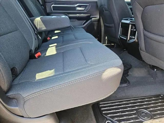 2024 Ram 1500 Big Horn Crew Cab 4x4 5'7" Box