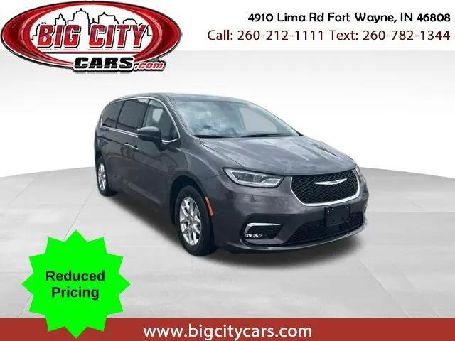 2023 Chrysler Pacifica Touring L for sale in Fort Wayne, IN