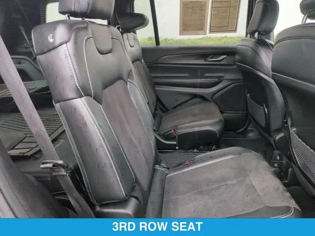2023 Jeep Grand Cherokee L Altitude 4x4