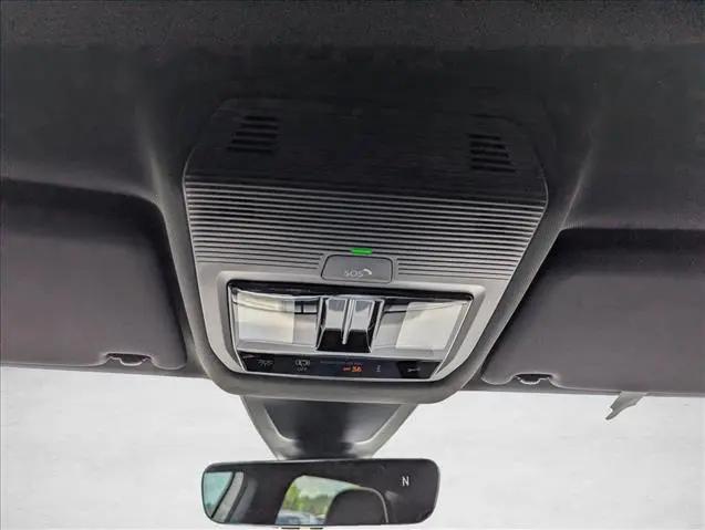 2026 Volkswagen Atlas Cross Sport SEL Premium R-Line