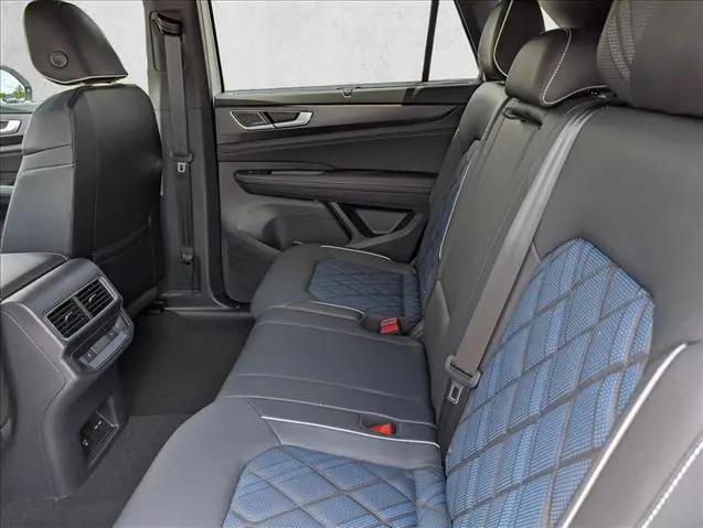 2026 Volkswagen Atlas Cross Sport SEL Premium R-Line