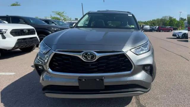 2026 Toyota Highlander Platinum