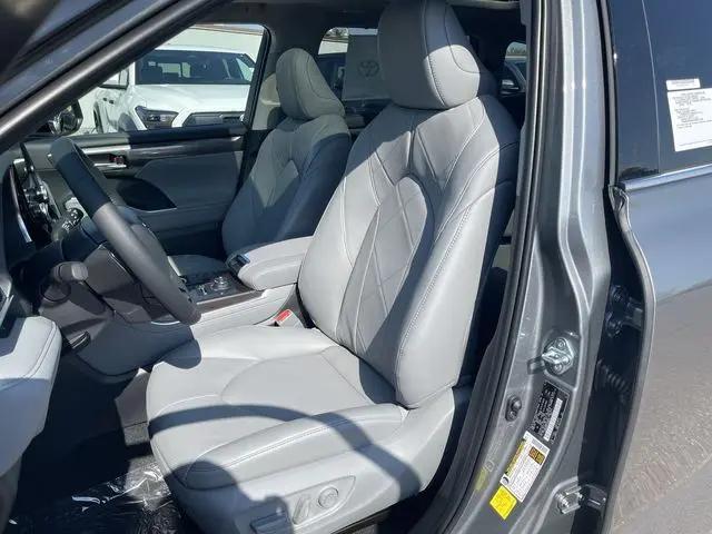 2026 Toyota Highlander Platinum