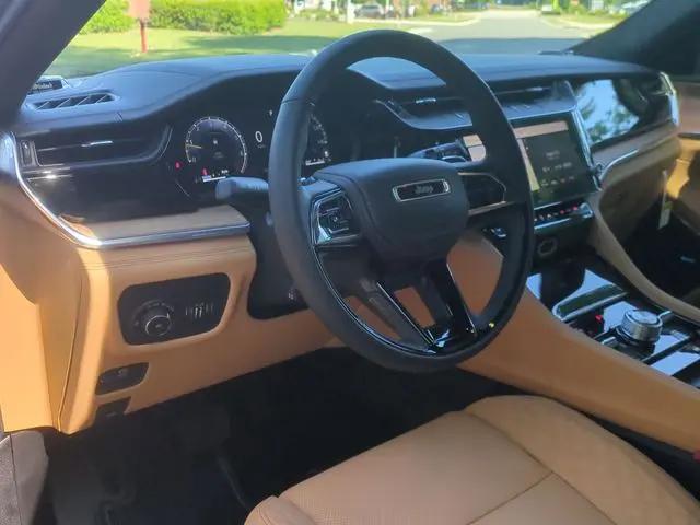 2026 Jeep Grand Cherokee Summit 4x4
