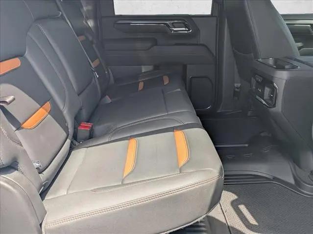 2024 GMC Sierra 2500HD 4WD Crew Cab Long Bed AT4