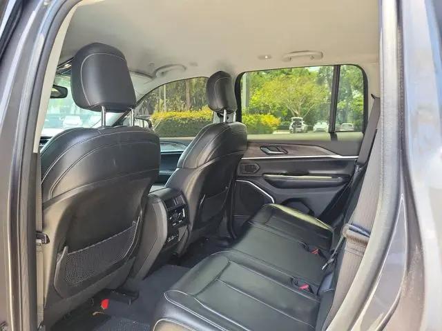 2022 Jeep Grand Cherokee Limited 4x2