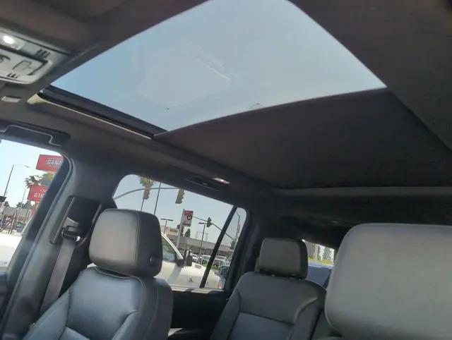 2022 Chevrolet Suburban 4WD Z71