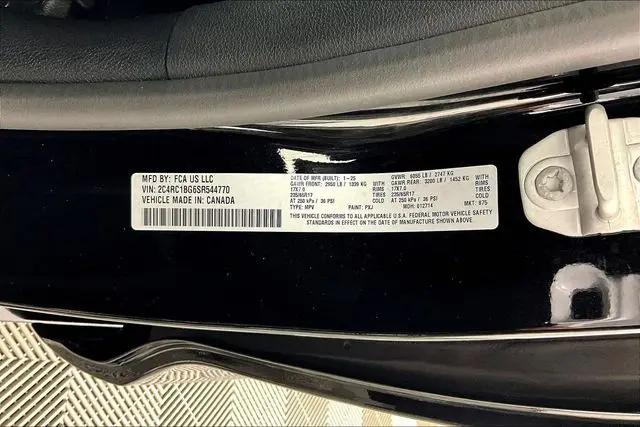 2025 Chrysler Pacifica Select