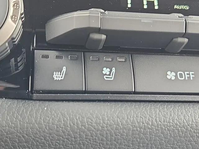 2026 Toyota Tundra Limited CrewMax 5.5' Bed