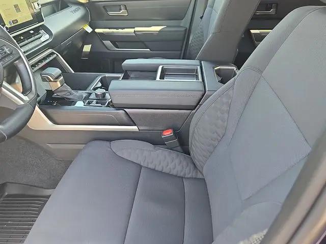 2026 Toyota Tundra SR5 CrewMax 5.5' Bed