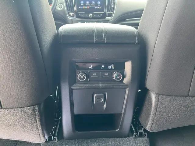 2023 Chevrolet Traverse AWD LT Cloth
