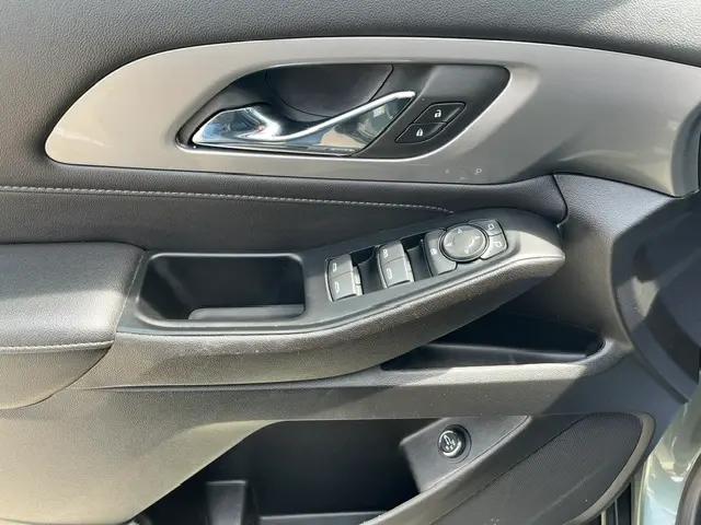 2023 Chevrolet Traverse AWD LT Cloth