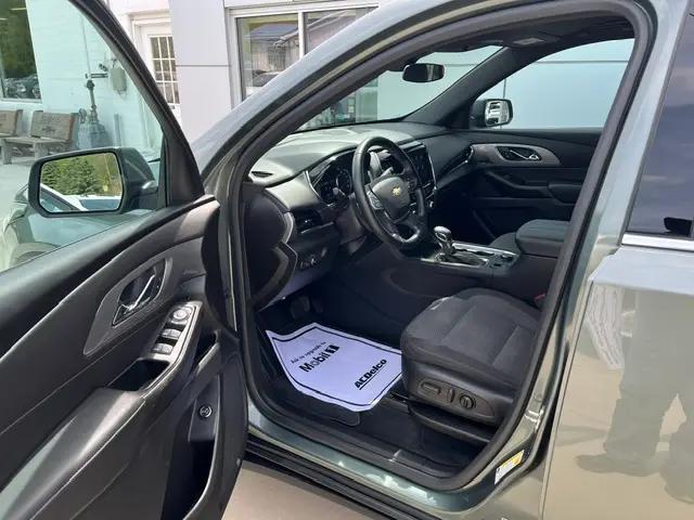 2023 Chevrolet Traverse AWD LT Cloth