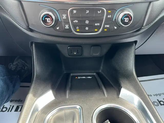 2023 Chevrolet Traverse AWD LT Cloth
