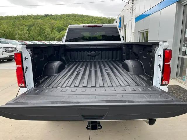 2026 Chevrolet Silverado 3500HD Crew Cab, Long Bed, LT Dual Rear Wheel, RWD