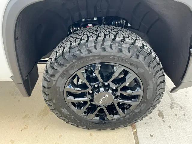 2026 Chevrolet Silverado 3500HD Crew Cab, Long Bed, LT Dual Rear Wheel, RWD