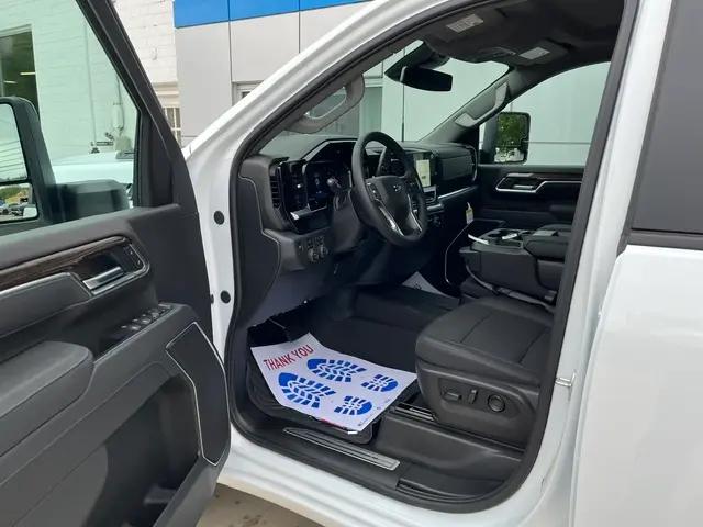 2026 Chevrolet Silverado 3500HD Crew Cab, Long Bed, LT Dual Rear Wheel, RWD