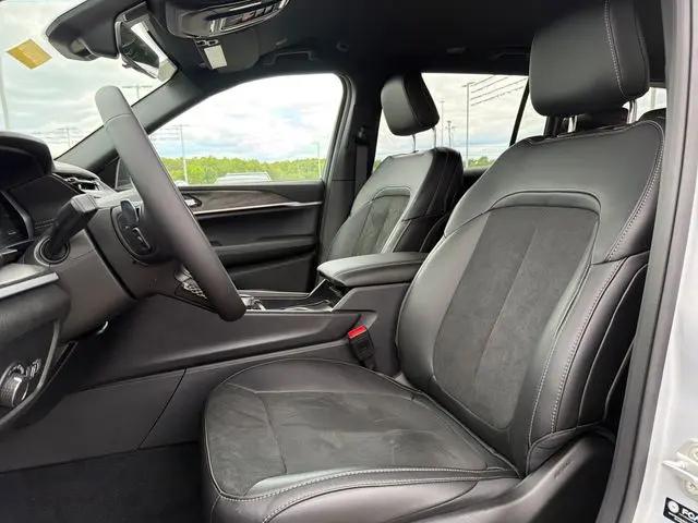 2026 Jeep Grand Cherokee L Altitude 4x4