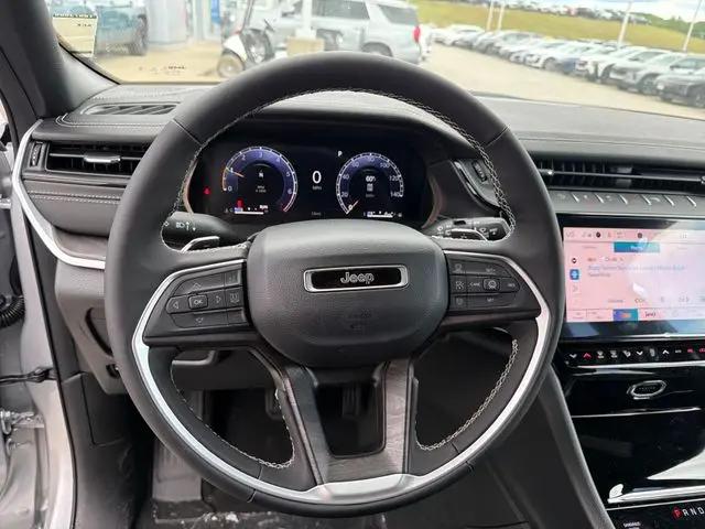 2026 Jeep Grand Cherokee L Altitude 4x4