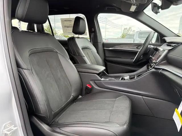 2026 Jeep Grand Cherokee L Altitude 4x4