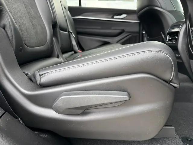 2026 Jeep Grand Cherokee L Altitude 4x4