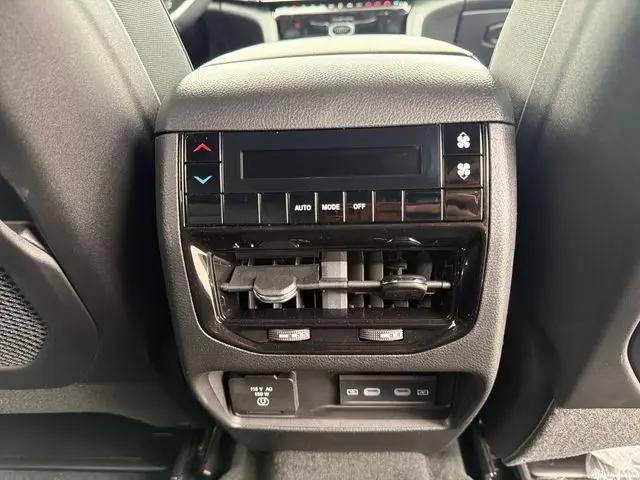 2026 Jeep Grand Cherokee L Altitude 4x4