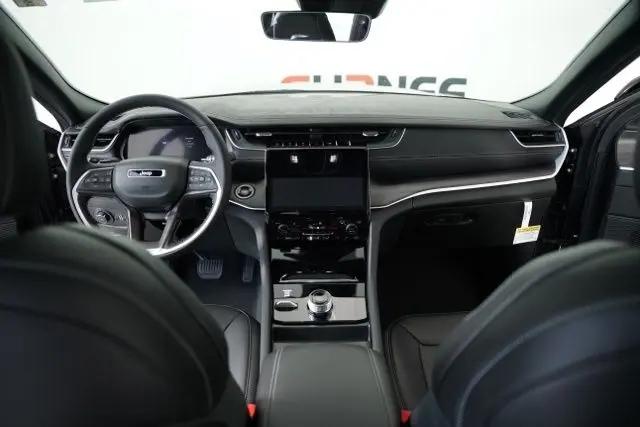 2025 Jeep Grand Cherokee L Limited 4x4