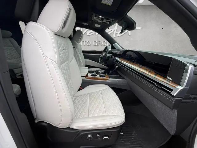 2025 Cadillac Escalade ESV Sport Platinum