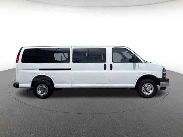 2025 Chevrolet Express Passenger RWD 3500 Extended Wheelbase LT